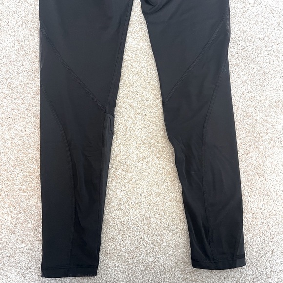Victoria's Secret Sport High Waisted Knockout Leggings Size Small - Picture 8 of 8